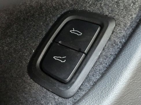Used 2024 Chevrolet Corvette Stingray Coupe RWD image 30
