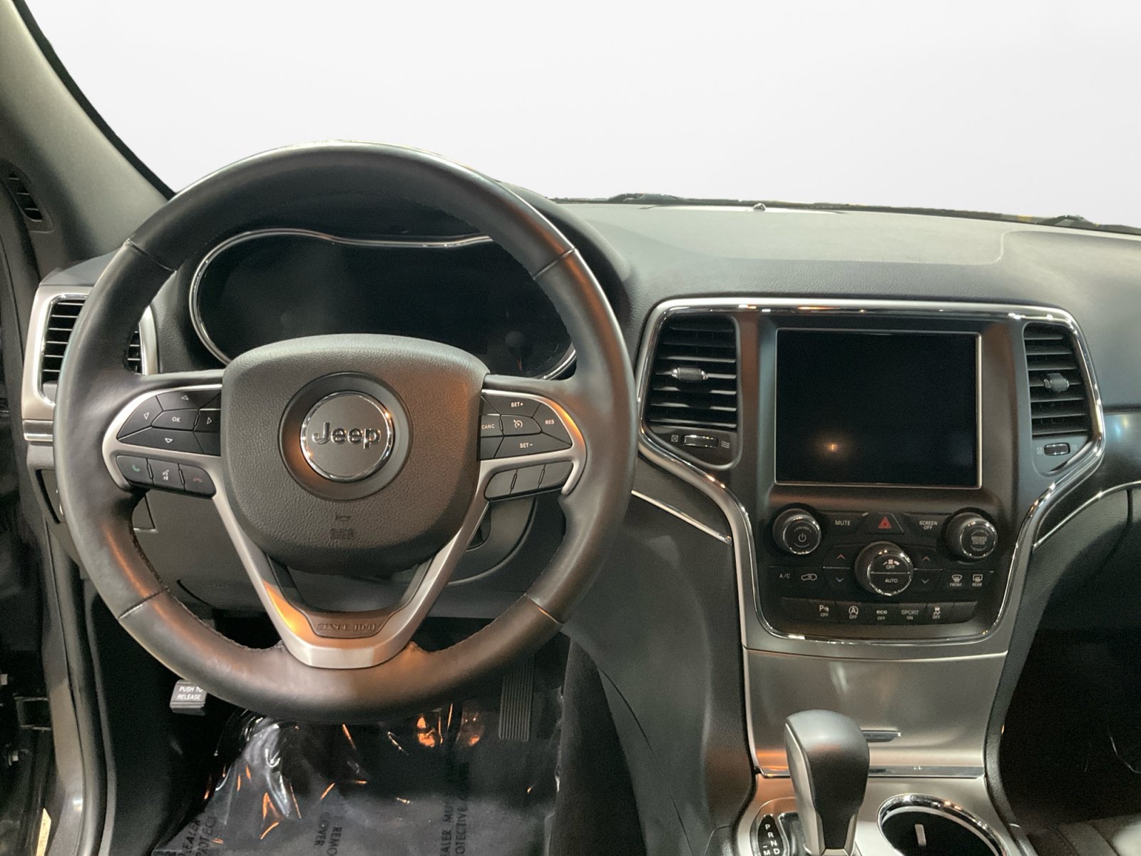 Used 2018 Jeep Grand Cherokee Limited w/ Trailer Tow Group IV AWD/4WD image 11