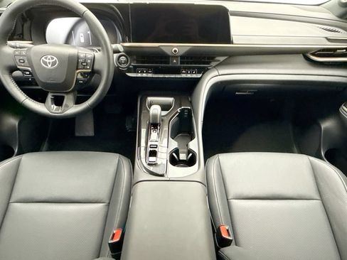 Used 2025 Toyota Crown Signia AWD/4WD image 13