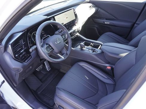 Used 2026 Lexus TX 500h AWD w/ Technology Package image 18