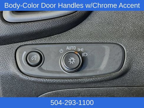 Used 2019 Chevrolet Trax LT w/ LT Convenience Package FWD image 11
