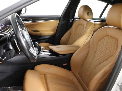 Used 2021 BMW 540i image 19