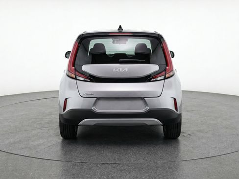 Used 2025 Kia Soul LX w/ LX Technology Package image 7