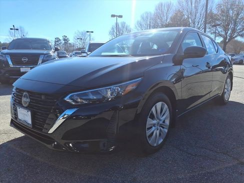 Used 2025 Nissan Sentra S image 3