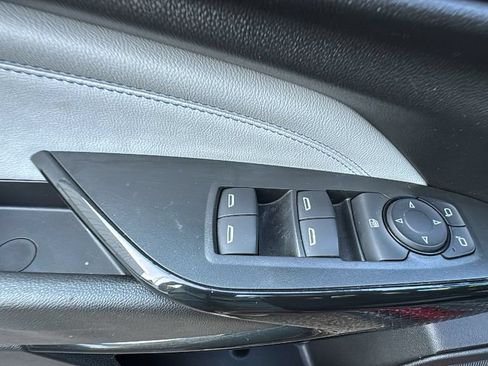Used 2025 Chevrolet Trax LT FWD image 10