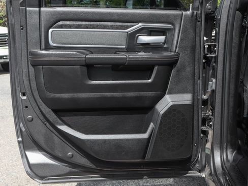 Used 2020 RAM 2500 Big Horn w/ Night Edition AWD/4WD image 46