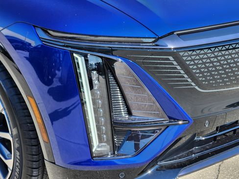 New 2025 Cadillac Lyriq Sport w/ LPO, Floor Liner Package RWD image 9