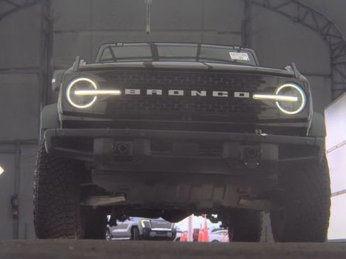 Used 2024 Ford Bronco Wildtrak AWD/4WD image 13