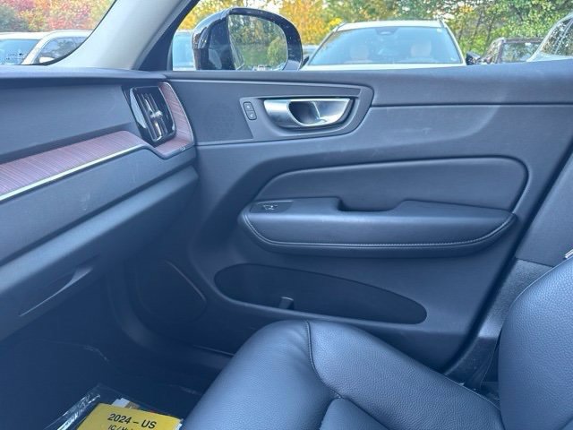 Used 2024 Volvo XC60 B5 Plus w/ Climate Package AWD/4WD image 13