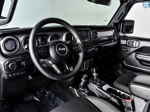 Used 2023 Jeep Wrangler Unlimited w/ Convenience Group image 17