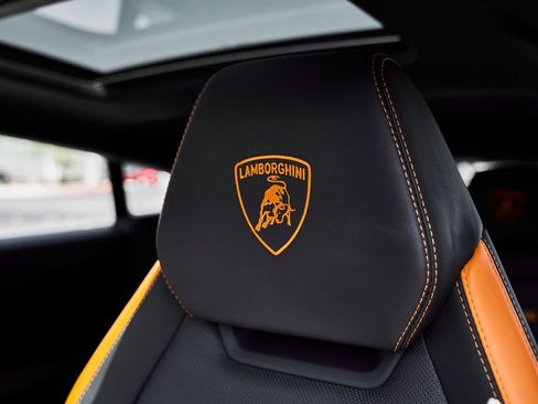 Used 2023 Lamborghini Urus Performante AWD/4WD image 56
