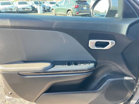 Used 2025 Kia K4 LXS image 18