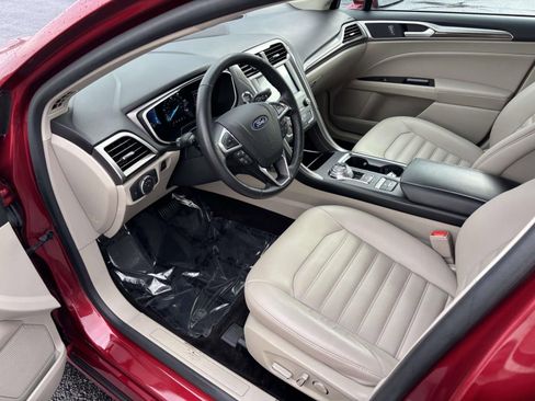 Used 2019 Ford Fusion SEL image 26