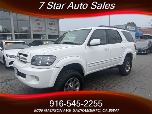 Used 2005 Toyota Sequoia SR5 image 3