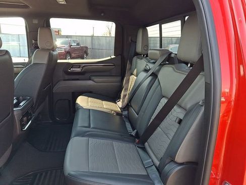 Used 2022 Chevrolet Silverado 1500 ZR2 w/ Technology Package AWD/4WD image 9