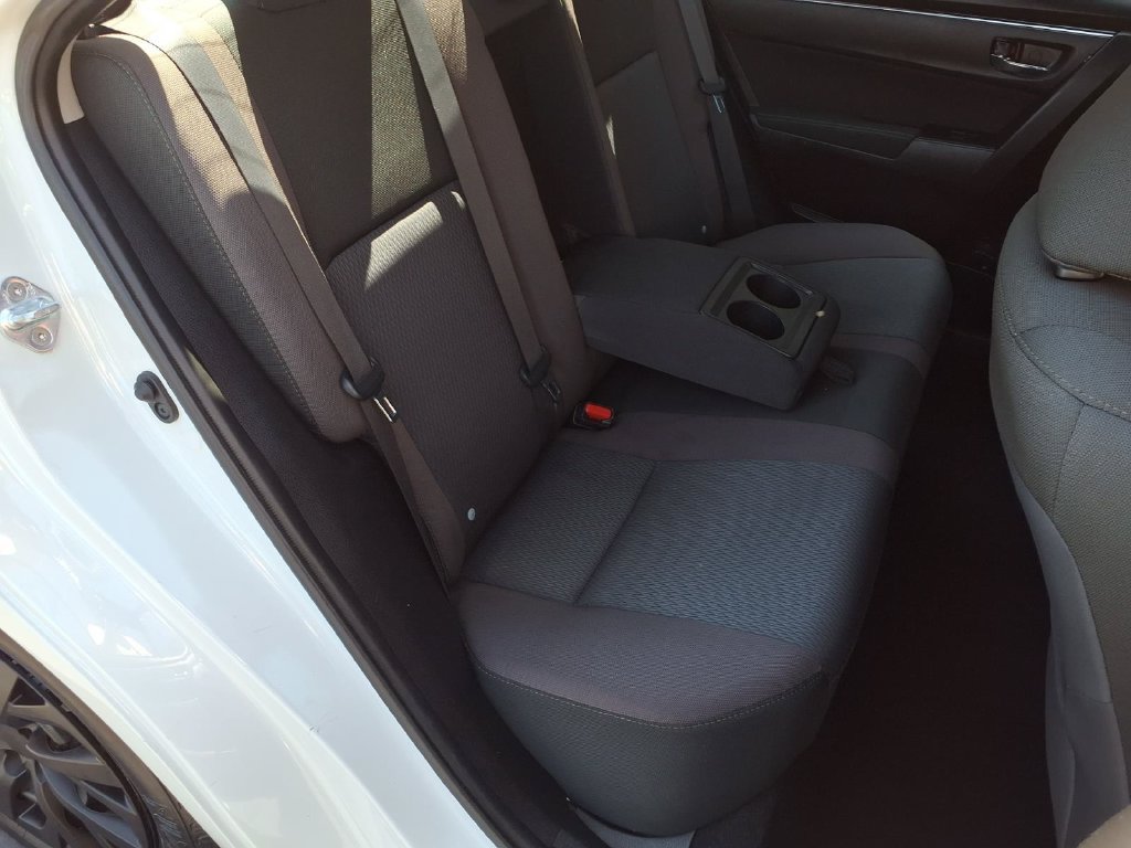 Used 2017 Toyota Corolla LE w/ Carpet Mat Package (TMS) FWD image 32