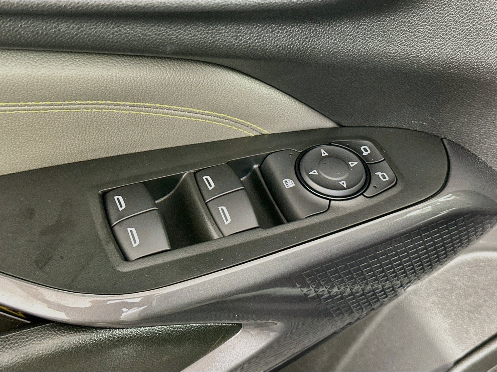Used 2024 Chevrolet Trax ACTIV FWD image 17