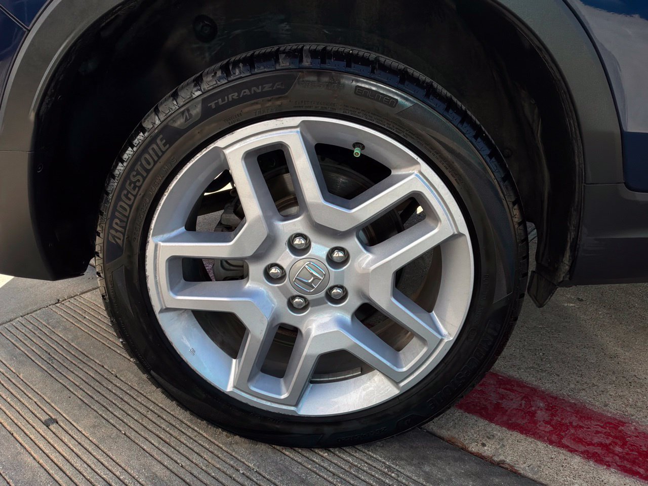 Used 2025 Honda Passport EX-L image 9