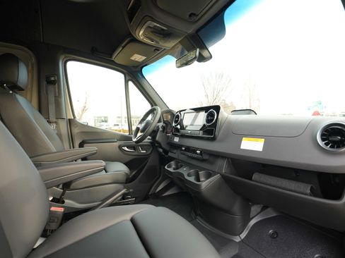 New 2026 Mercedes-Benz Sprinter 2500 image 30