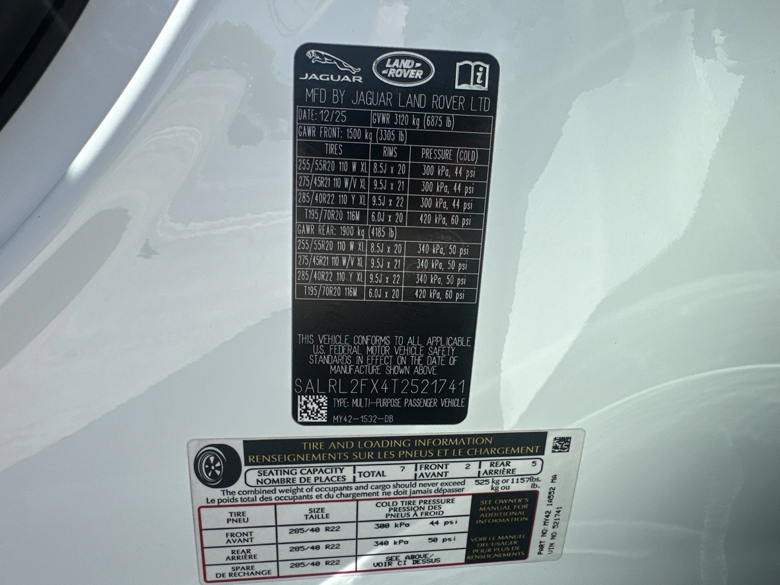 Used 2026 Land Rover Discovery Dynamic SE AWD/4WD image 5