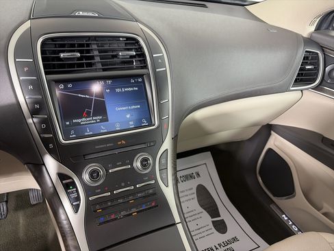 Used 2019 Lincoln Nautilus Reserve w/ Cargo Utility Package AWD/4WD image 4