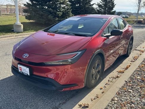 Certified 2023 Toyota Prius LE image 33