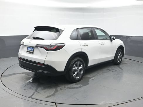Certified 2026 Honda HR-V LX image 6