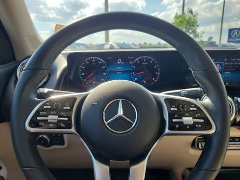 Used 2023 Mercedes-Benz GLB 250 image 20