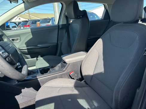 Used 2025 Kia K4 FWD image 8