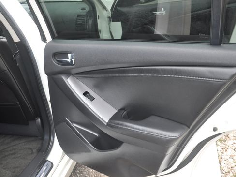 Used 2010 Nissan Altima 2.5 SL w/ SL Pkg FWD image 19