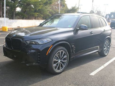 New 2026 BMW X5 xDrive50e w/ Executive Package image 3