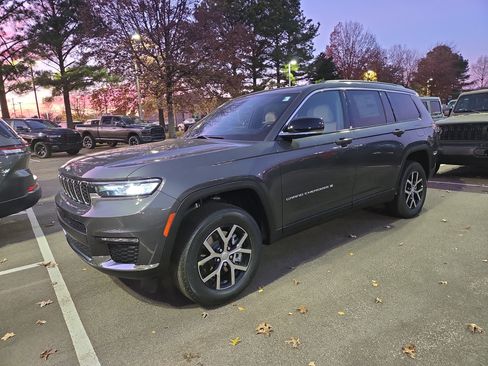 New 2025 Jeep Grand Cherokee L Limited RWD image 1