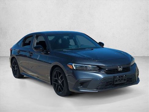 Used 2023 Honda Civic Sport image 3