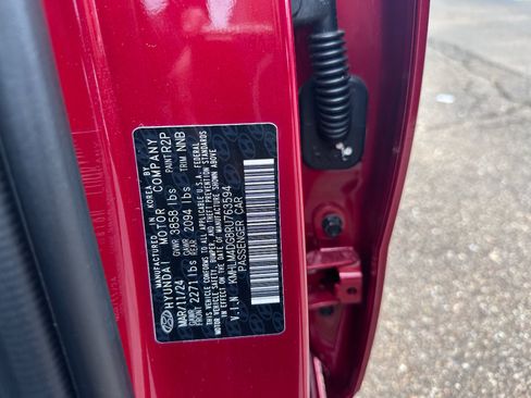 Used 2024 Hyundai Elantra SEL FWD image 7
