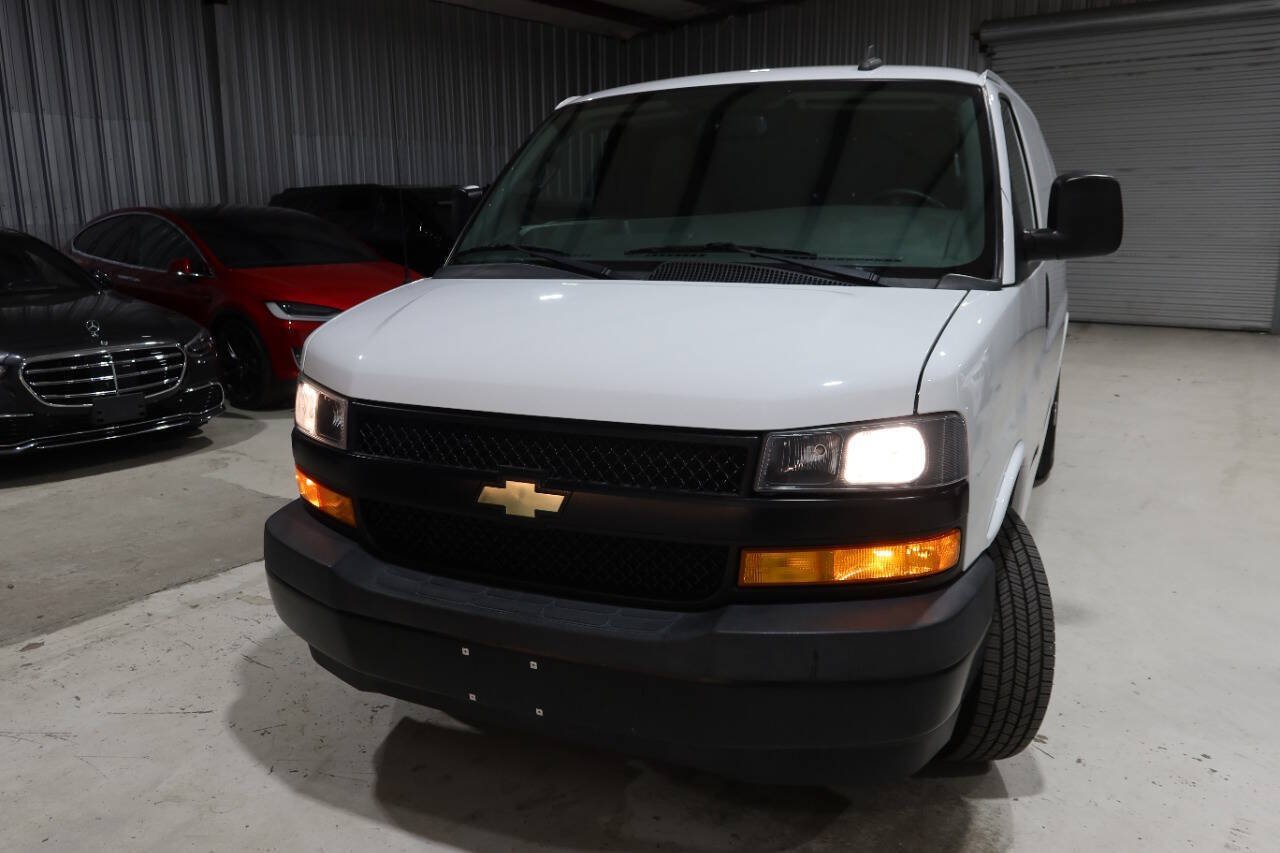 Used 2021 Chevrolet Express 2500 RWD image 33