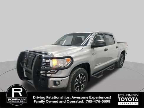 Used 2017 Toyota Tundra SR5 AWD/4WD image 1