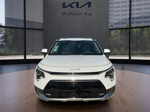 Certified 2025 Kia Niro EX Touring image 8