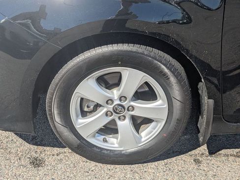 Used 2018 Toyota Sienna LE image 9