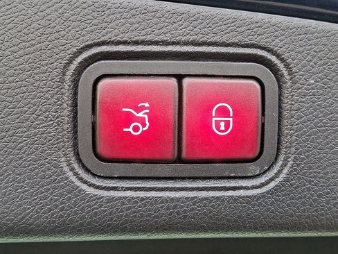 Used 2018 Mercedes-Benz E 400 4MATIC Coupe image 29