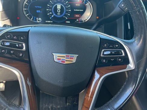 Used 2018 Cadillac Escalade Luxury image 18