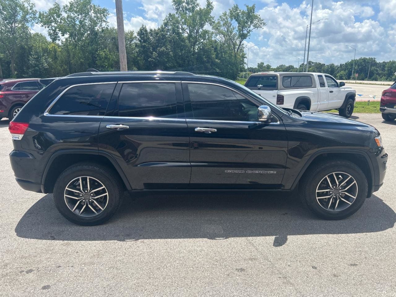 Used 2019 Jeep Grand Cherokee Limited AWD/4WD image 4