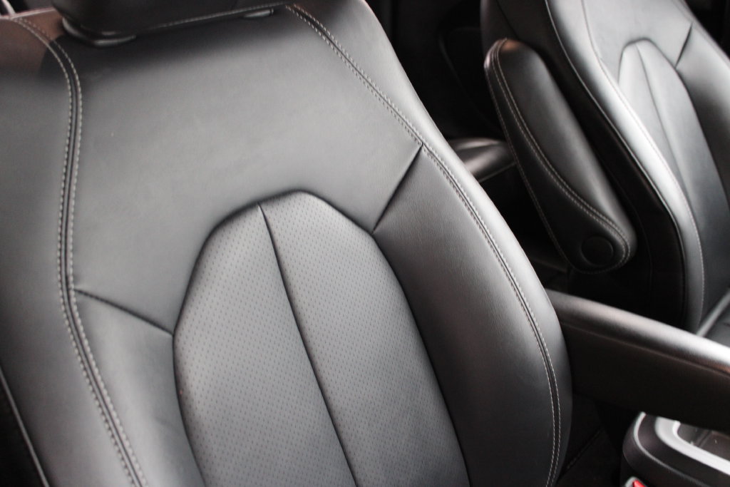 Used 2025 Chrysler Pacifica Select FWD image 23