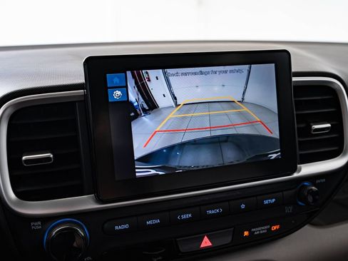 Used 2025 Hyundai Venue SEL FWD image 31