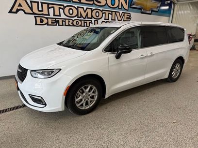 Used 2024 Chrysler Pacifica Touring-L