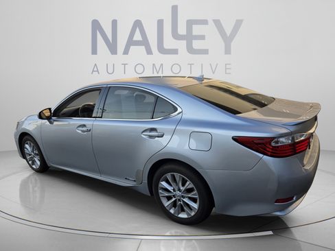 Used 2013 Lexus ES 300h w/ Luxury Pkg FWD image 3