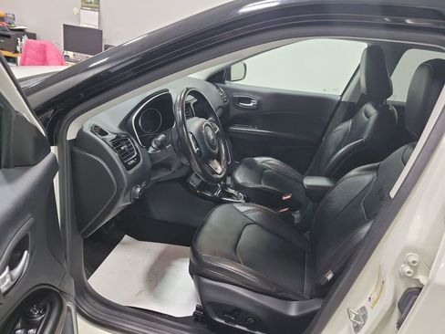 Used 2020 Jeep Compass Limited image 4