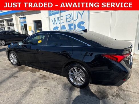 Used 2021 Toyota Avalon XLE image 5