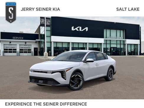 New 2025 Kia K4 EX image 1