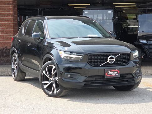 Used 2021 Volvo XC40 T5 R-Design w/ Advanced Package image 1