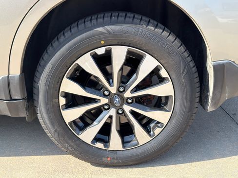 Used 2017 Subaru Outback 2.5i Limited AWD/4WD image 32